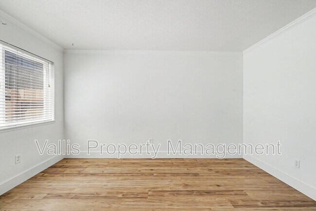 Building Photo - 5260 Springcrest Dr S