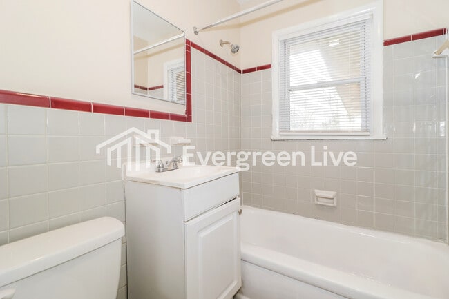 Building Photo - 3398 Scenic Hwy