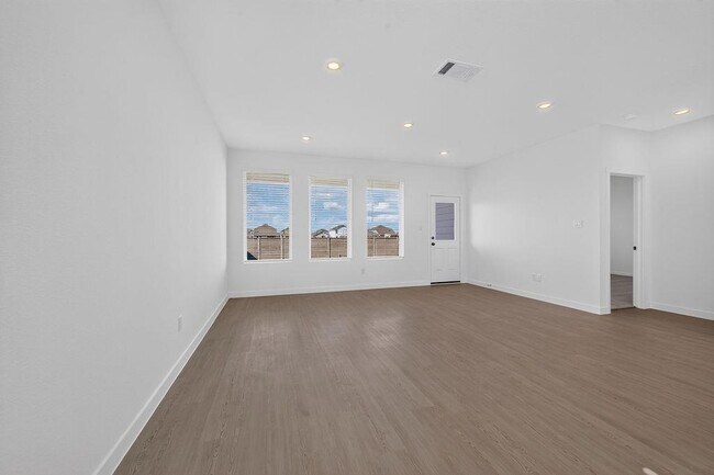 Building Photo - 328 Rockies Rd