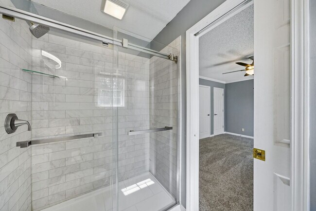 Building Photo - 944 Sable Dr