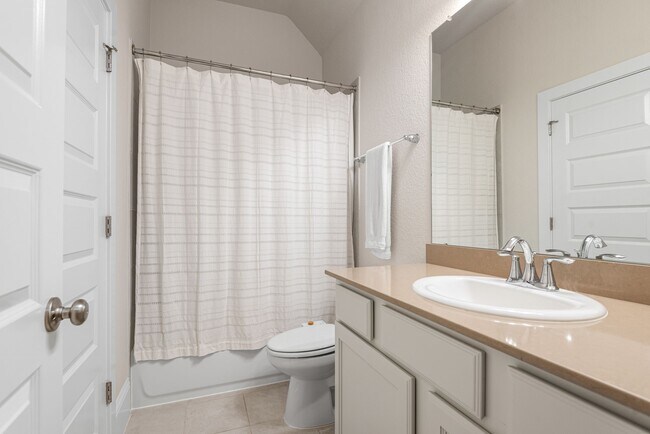 Building Photo - 2335 Pale Star Dr