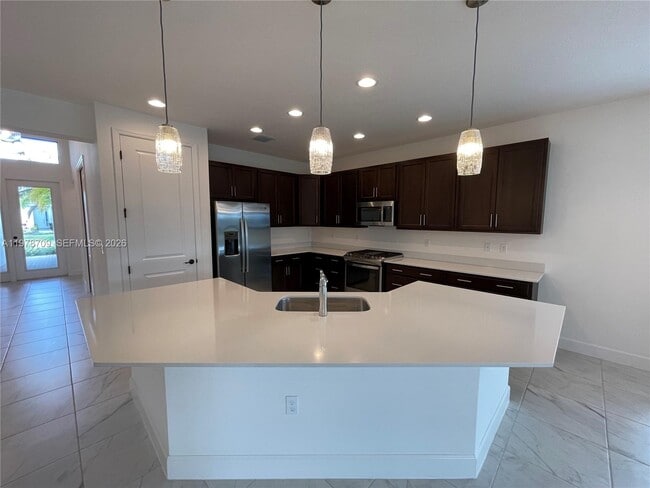 Building Photo - 10922 SW Meandering Mile Rd