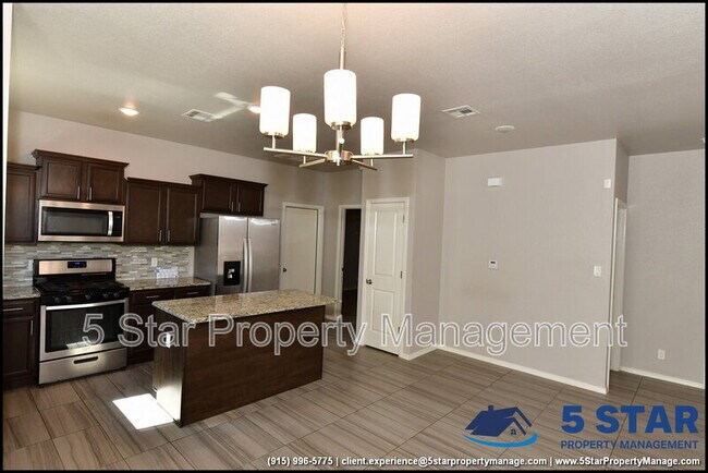 Building Photo - 4825 Mark Avizo