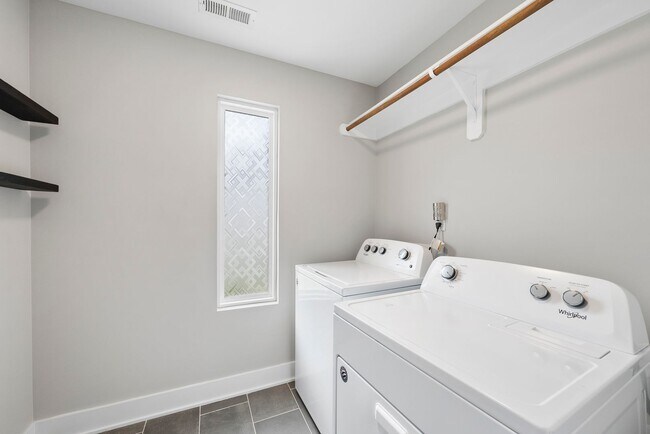 Building Photo - 2200-102 Millbank Village CT