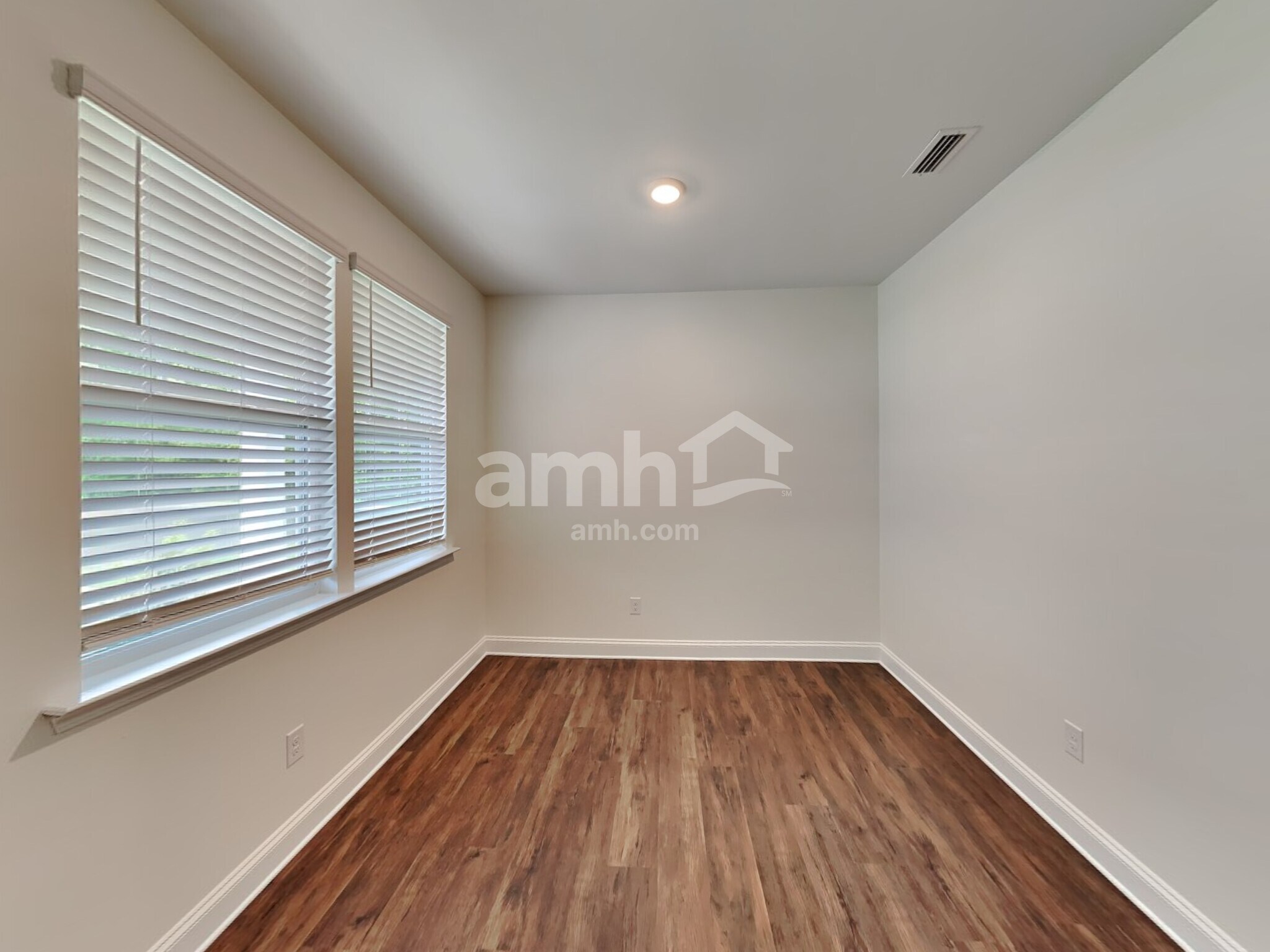 Building Photo - 9187 Henley Ave