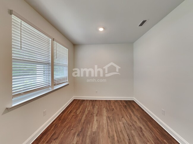 Building Photo - 3503 Lincoln Hts Ln
