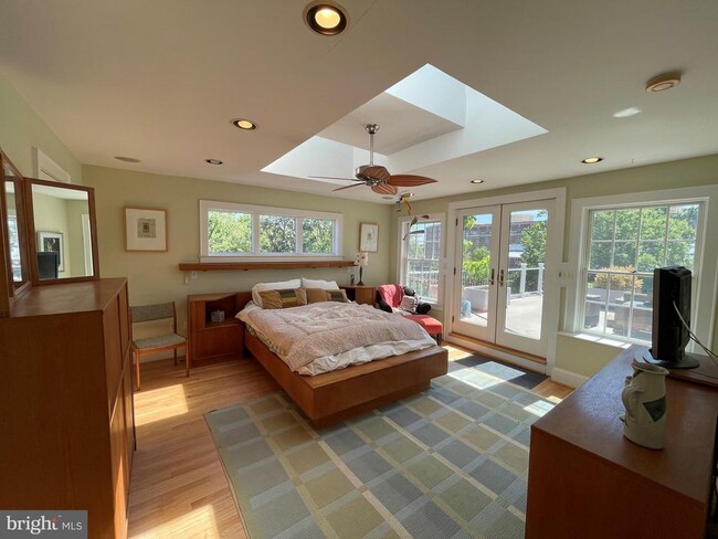 Building Photo - 19 Sunset Dr