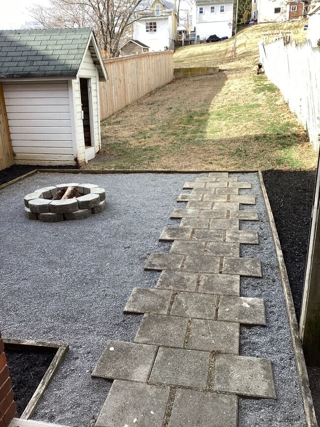 Building Photo - Beautifully Updated Half Duplex in the Boro