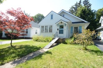 Building Photo - 1695 South Ave