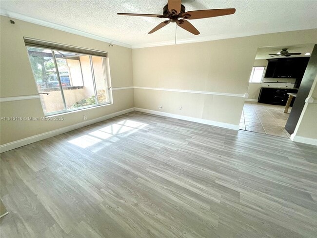 Building Photo - 10001 NW 11th Manor