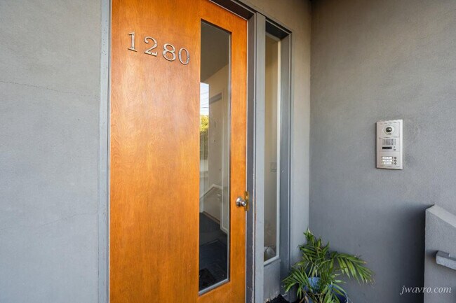 Building Photo - 1280 Hampshire St