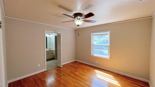 Building Photo - 804 Hillman St