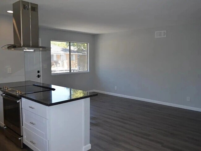 Building Photo - 5711 Calmor Ave