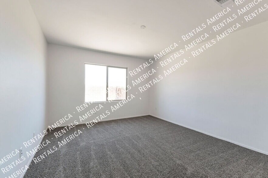 Building Photo - 6952 W Hedge Rose Dr