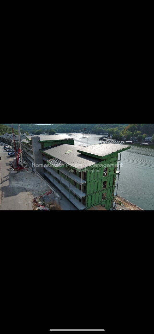 Building Photo - 5 Lake Rd