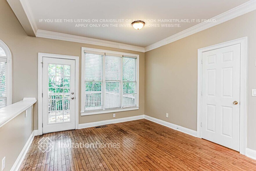 Building Photo - 2205 Thicket Ct