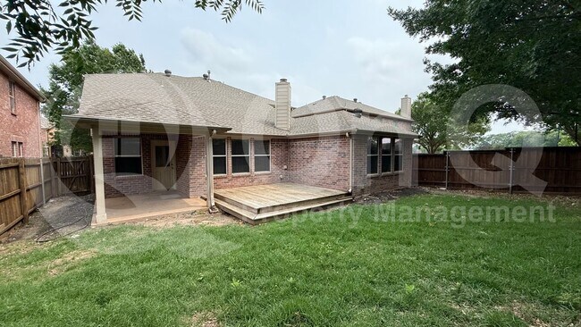 Building Photo - 2208 Lanshire Dr