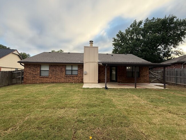 Building Photo - Must See! Welcome home to your new 3 bedroom, 2 bath home!