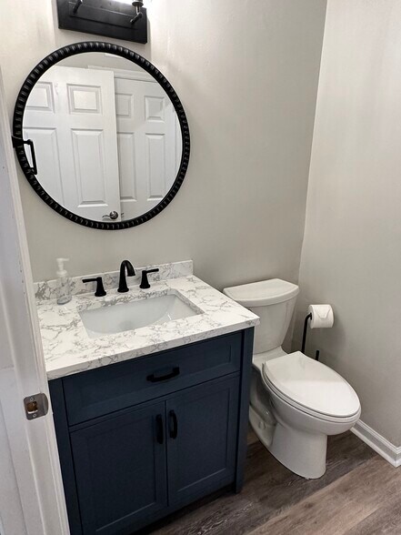 Building Photo - 813 Turkey Foot Ct