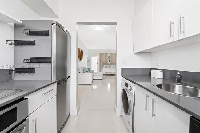 Building Photo - 1604 Drexel Ave