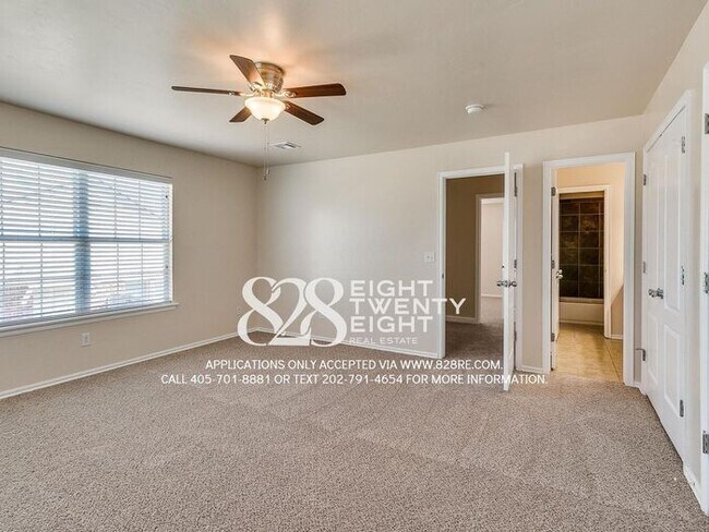 Building Photo - Spacious 2 Bed/1.5 Bath Norman Townhome Du...