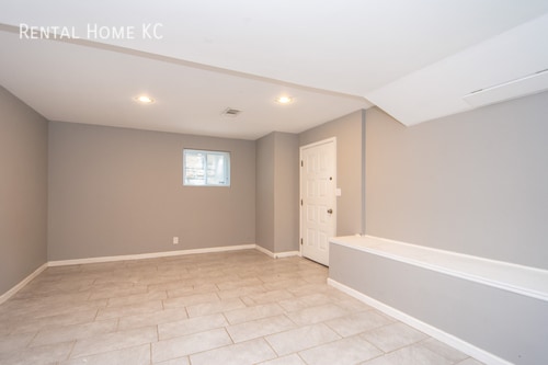 Building Photo - 5101 Hardy-