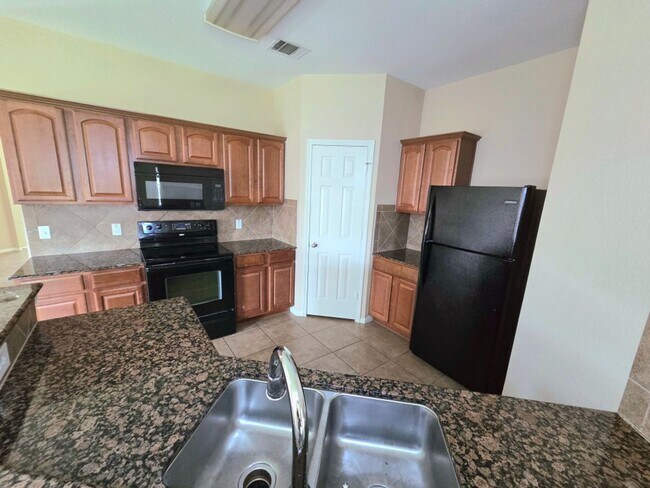 Building Photo - 4 Bed/ 2 Bath in Killeen TX