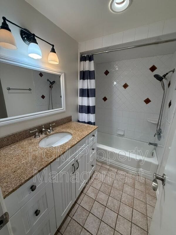 Building Photo - 16402 Birdie Ln