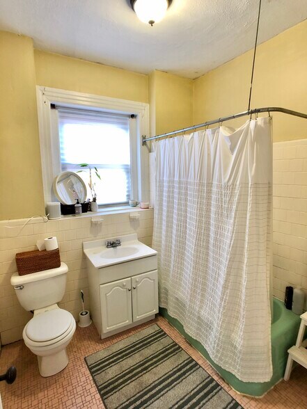 Building Photo - 5 Glen Rd