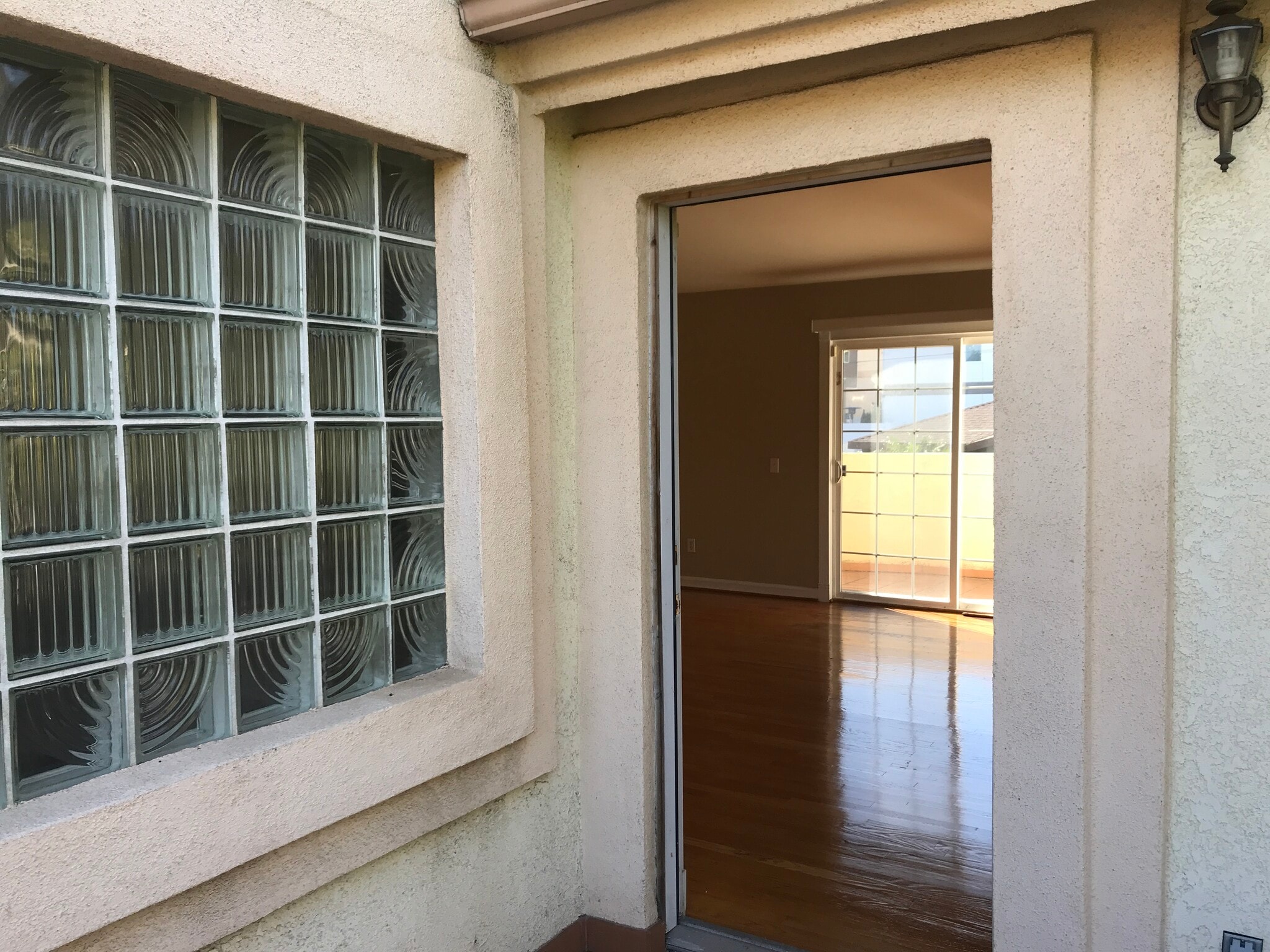 master bedroom rear balcony - 1304 Mackay Ln