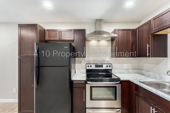 Building Photo - 103 S McKemy St