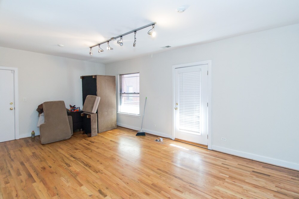 Building Photo - 927 W Sunnyside Ave