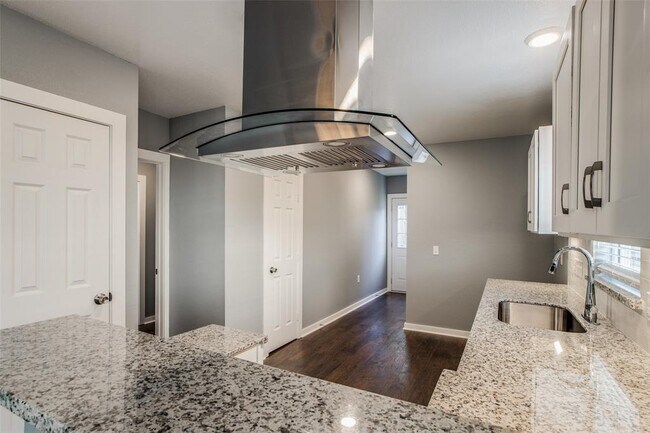 Building Photo - 1212 Hamblen St