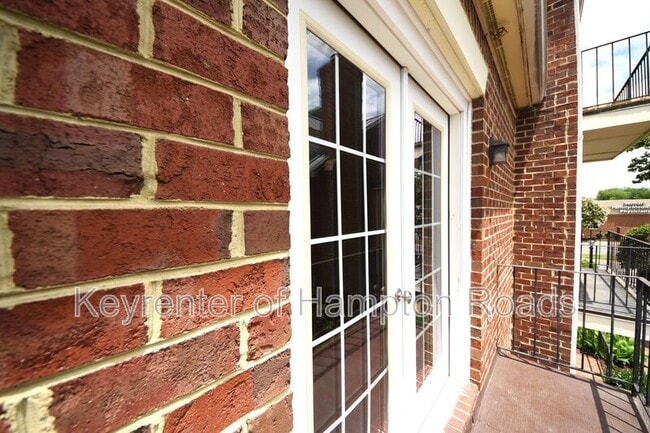 Building Photo - 20 Academy Ln