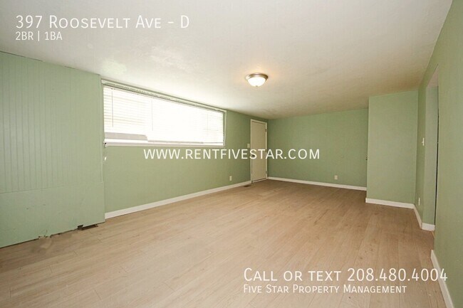 Building Photo - 397 Roosevelt Ave