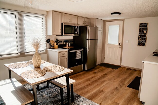 Primary Photo - 13 19th Ave SW