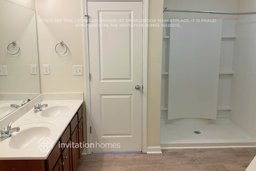 Building Photo - 4830 Medlock Trail Ct SW