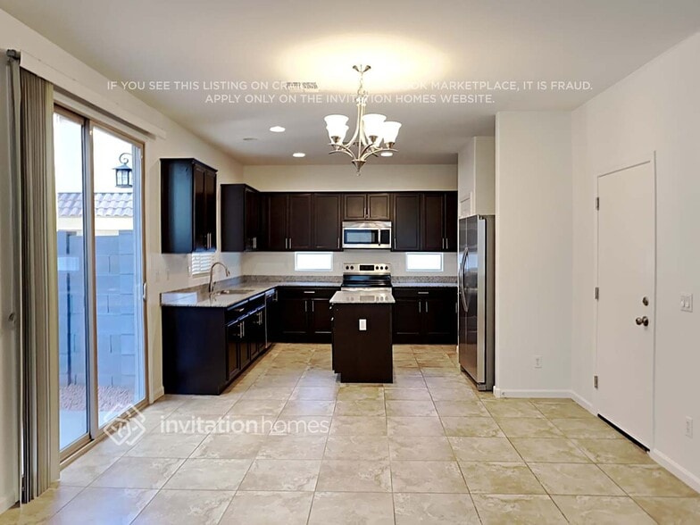 Building Photo - 1385 S Moccasin Trail