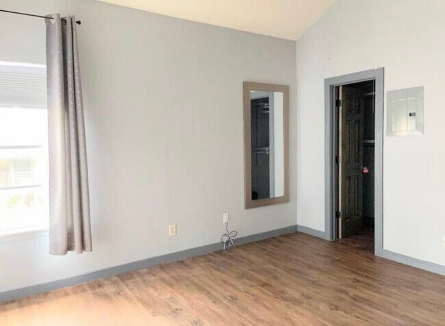 Building Photo - 12900 Walden Rd