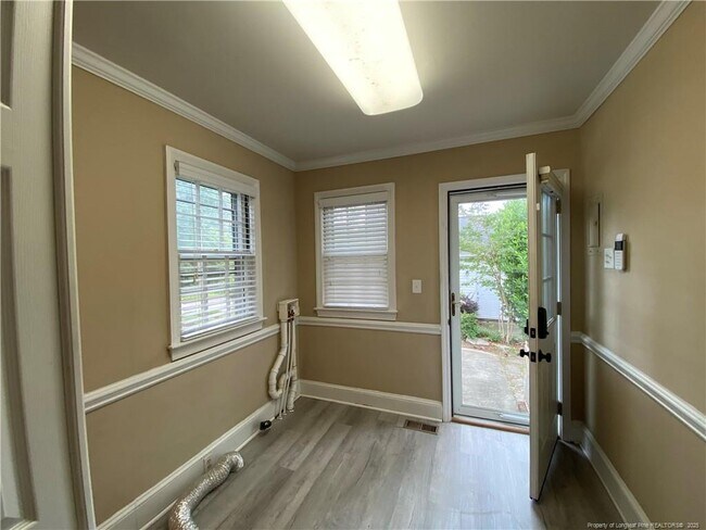 Building Photo - 601 Huske St