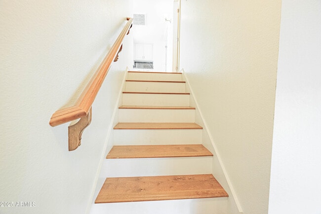 Building Photo - 2547 W Naranja Ave