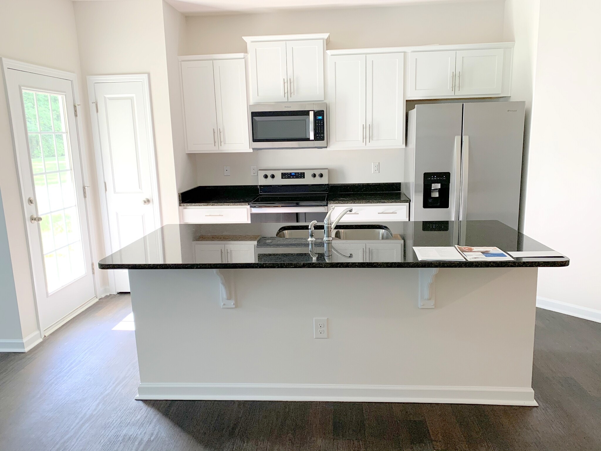 Kitchen Island - 6115 Guildford Hill Ln