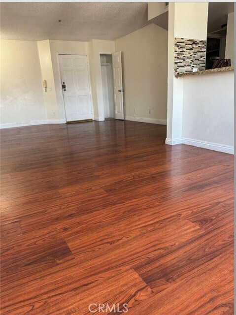 Building Photo - 9014 Burnet Ave