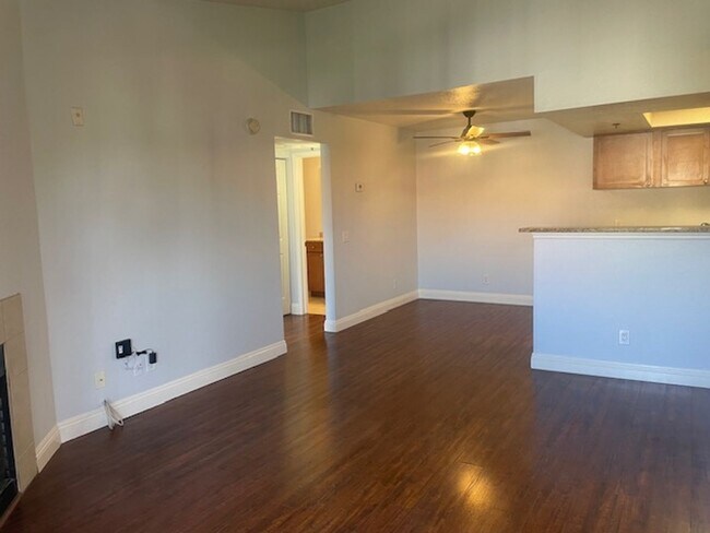 Building Photo - AWESOME 2 BEDROOM  CONDO NEAR STRIP W/ VIEWS AND OVERLOOKS POOLS!!!!!!
