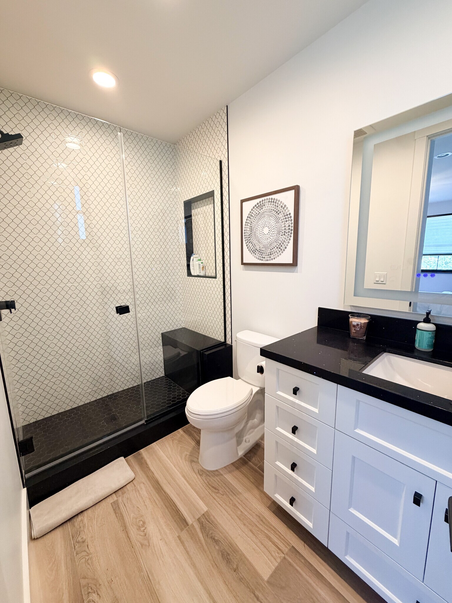 Building Photo - 1400 Manzanita Ln