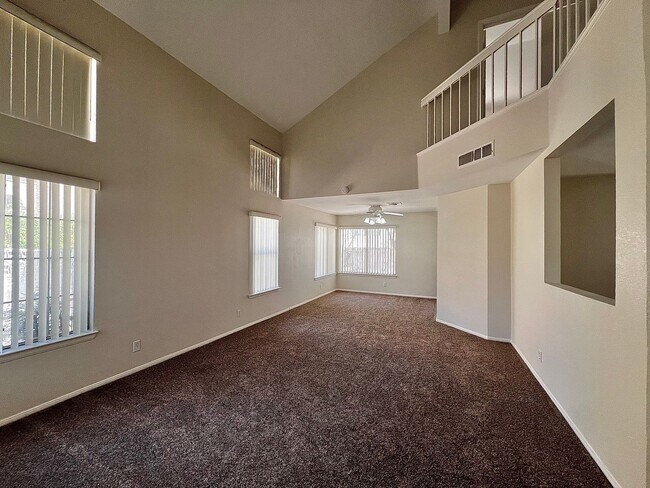 Building Photo - LARGE DESERT SHORES HOME, 4 BD 2.5 BATH, VAULTED CEILINGS, INCREDIBLE VALUE