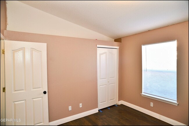 Building Photo - 3020 Tierra Mina Dr