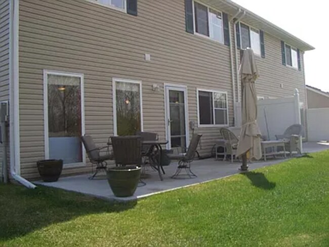 Building Photo - 1798 N 177th Plaza