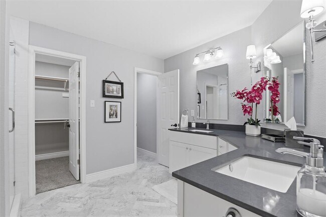 Building Photo - 16608 Jadestone Dr
