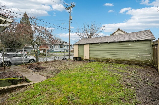 Building Photo - Charming 1-Bedroom Bungalow with a Gardene...